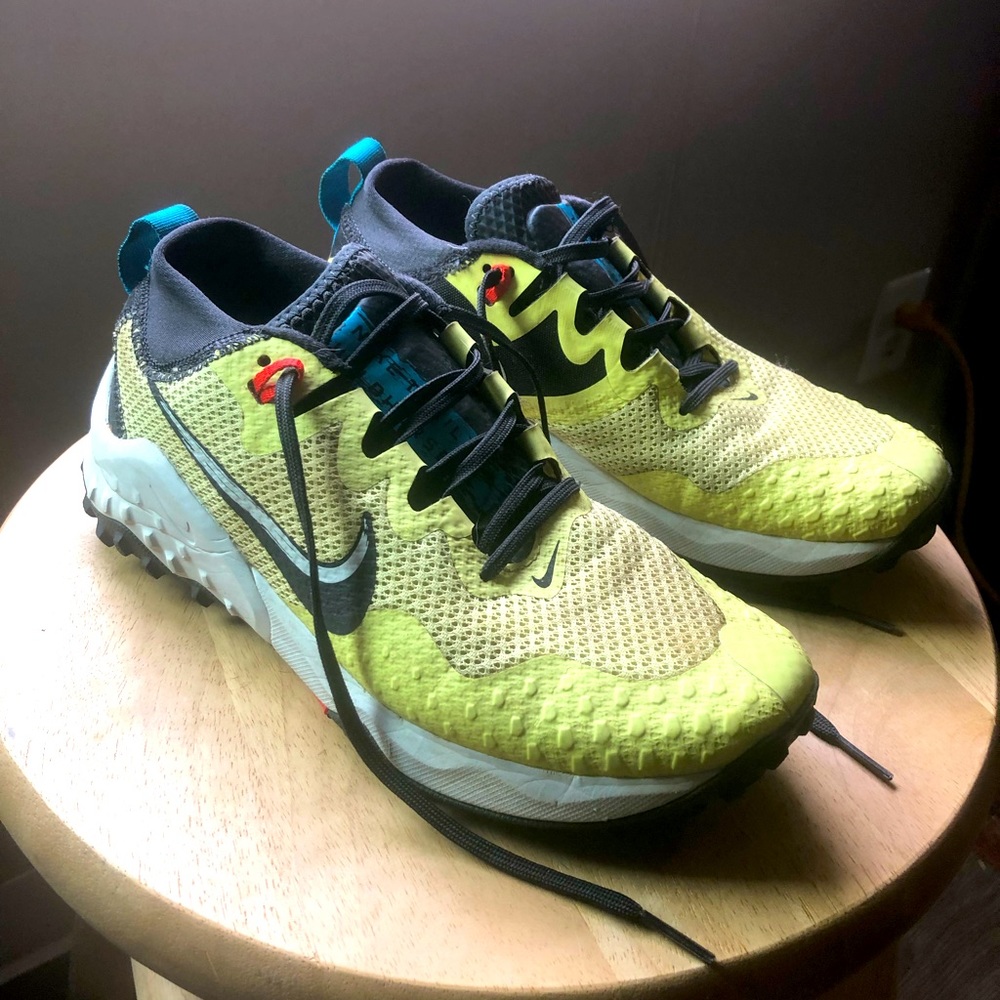 NIKE Wildhorse Trail Running Sneakers size 7.5